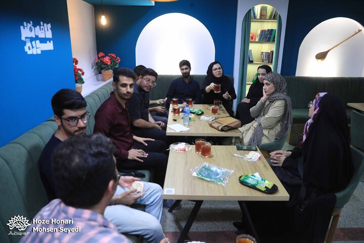 شصت‌وپنجمین نشست «طنزخوانه»