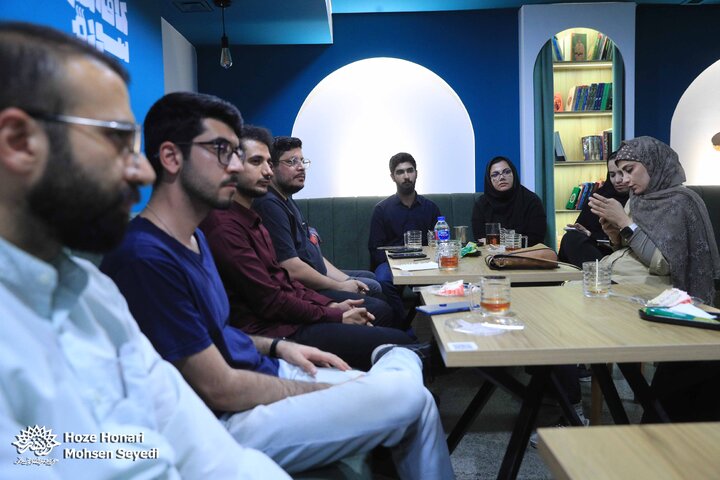 شصت‌وپنجمین نشست «طنزخوانه»