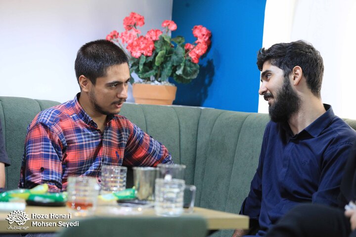 شصت‌وپنجمین نشست «طنزخوانه»