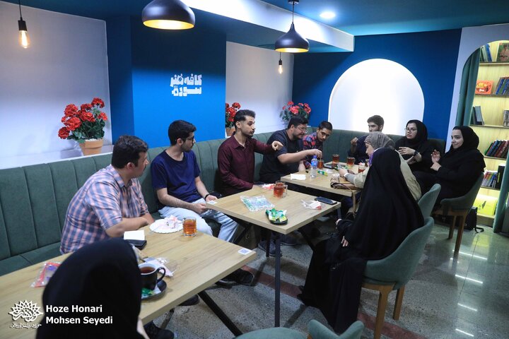 شصت‌وپنجمین نشست «طنزخوانه»