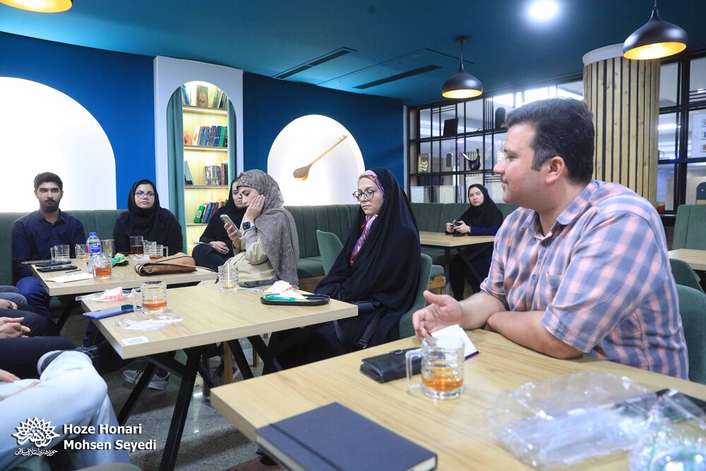 📸شصت‌وپنجمین نشست «طنزخوانه»