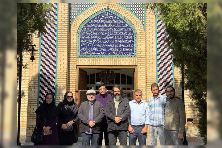 نویسنده‌ای به‌سوی مقصد ابدی