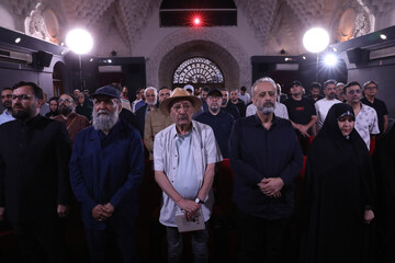 زبان فارسی برای من دغدغه است