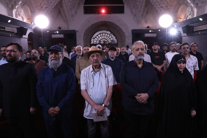 زبان فارسی برای من دغدغه است