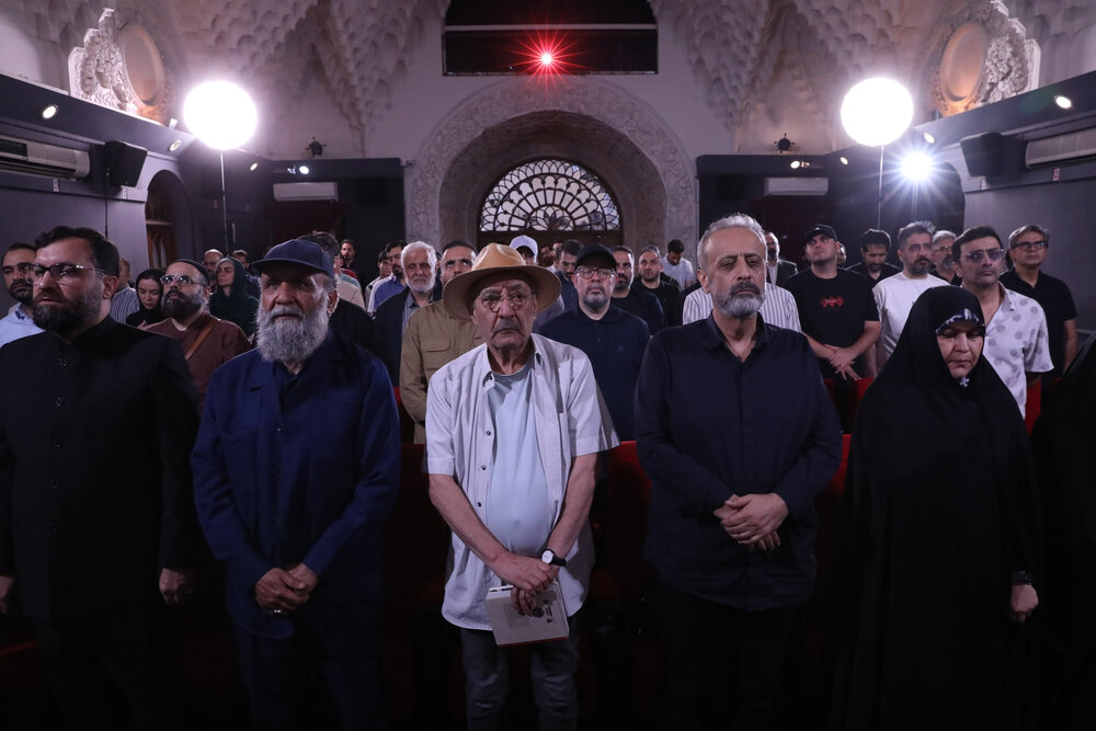 زبان فارسی برای من دغدغه است