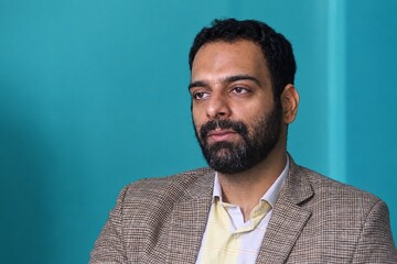 میلاد عرفان‌پور کارگاه شعر برگزار می‌کند/ رونمایی از تازه‌ترین مجموعه رباعی