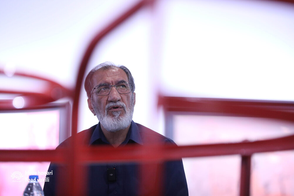 هنر انقلاب اسلامی که هنری متعهد به تجدید عهد است، بازخوانی شود