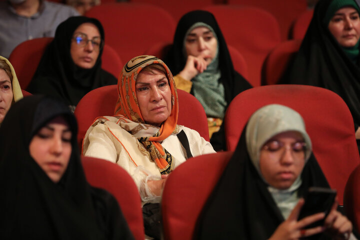 نخستین مجموعه علمی گرایش ادبیات پایداری در حوزه هنری رونمایی شد