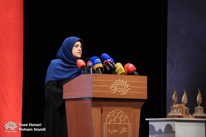 اعطای نشان ملی پارسی‌جان به بنیان‌گذار گنجور