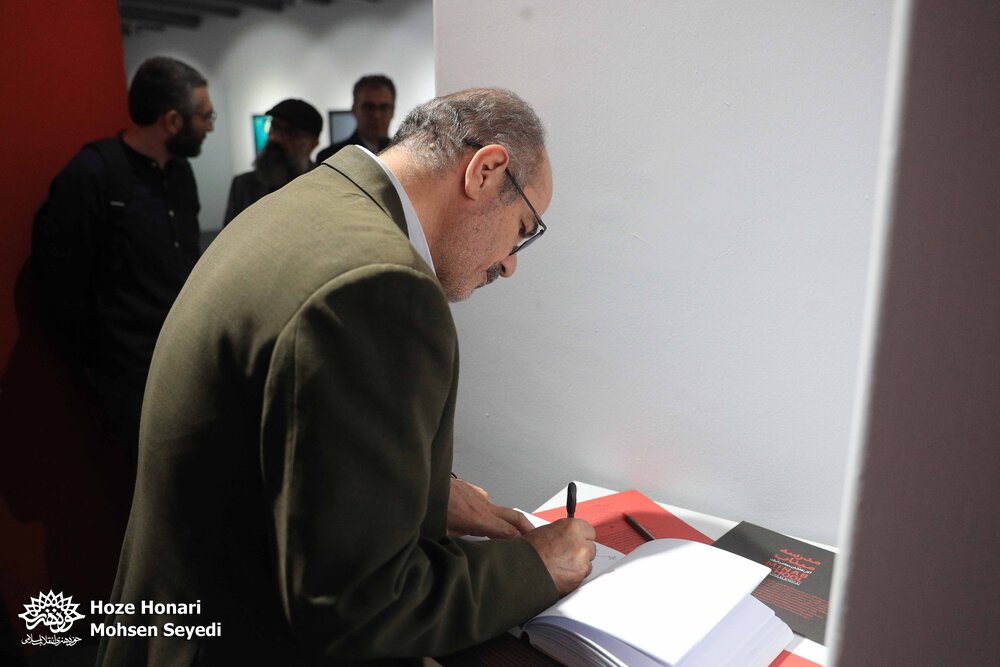 بازدید عبدالرضا گلپایگانی از «نمایشگاه مدرسه میناب»