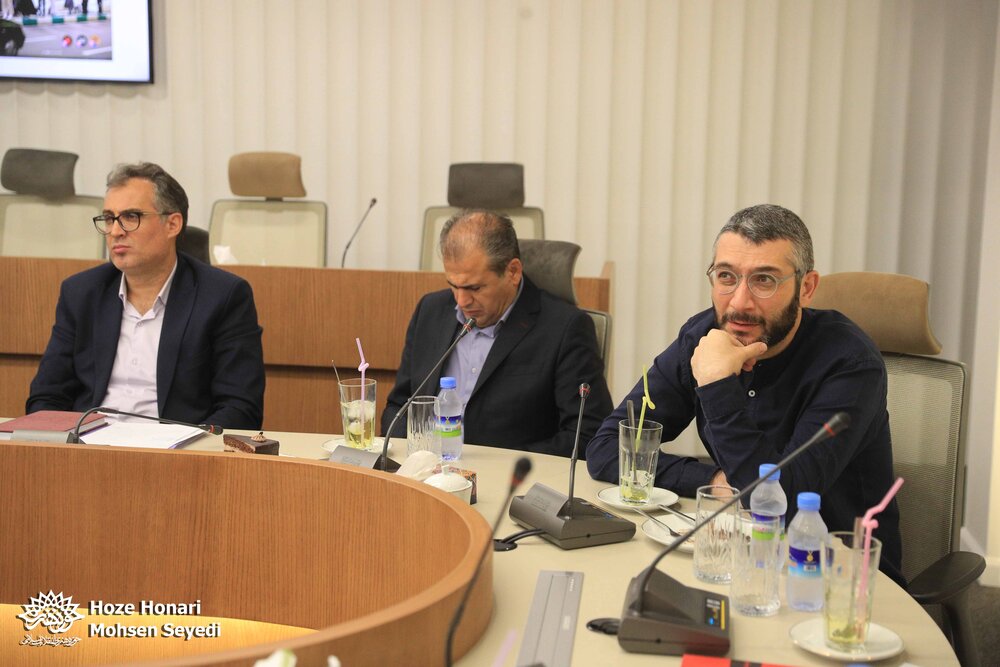 بازدید عبدالرضا گلپایگانی از «نمایشگاه مدرسه میناب»