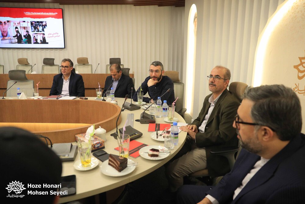 بازدید عبدالرضا گلپایگانی از «نمایشگاه مدرسه میناب»