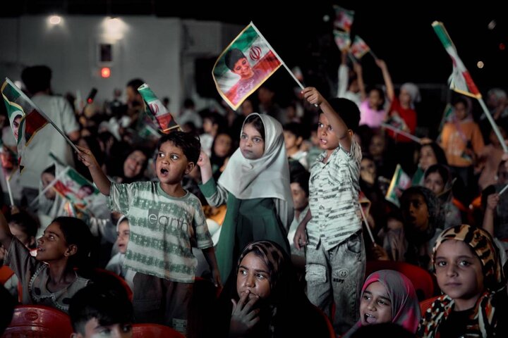 حضور ۱۵۰۰ دانش‌آموز در مراسم شکرانه پویش «همکلاسی» در میناب