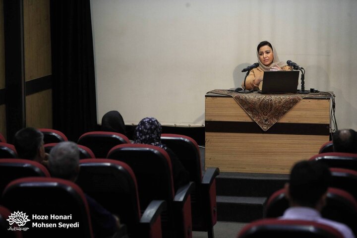 بررسی تخصصی زن‌پوشی در سینمای کمدی 