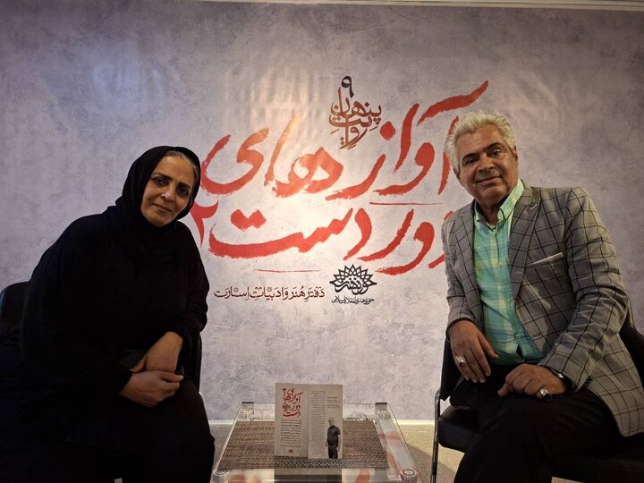 بداهه‌خوانی و بداهه‌نوازی هنرمندان بازدیدکننده نمایشگاه «آوازهای دوردست۲»