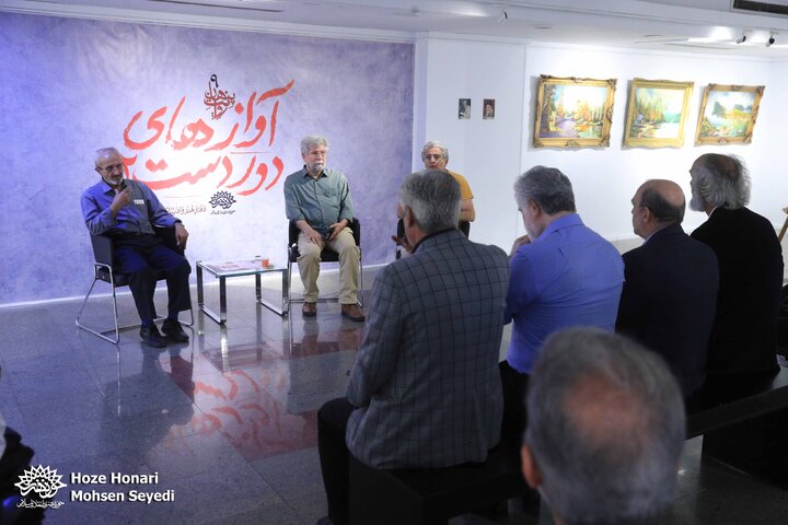 بازدید حمید شریفی آل‌هاشم از نمایشگاه «آوازهای دوردست ۲»