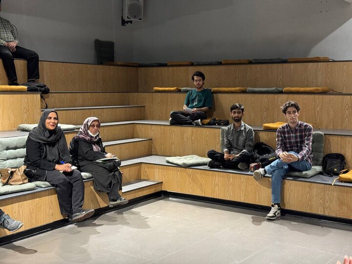 هفتادمین گردهمی «طنزخوانه»