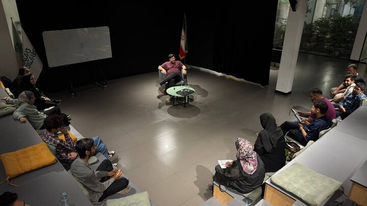 هفتادمین گردهمی «طنزخوانه»