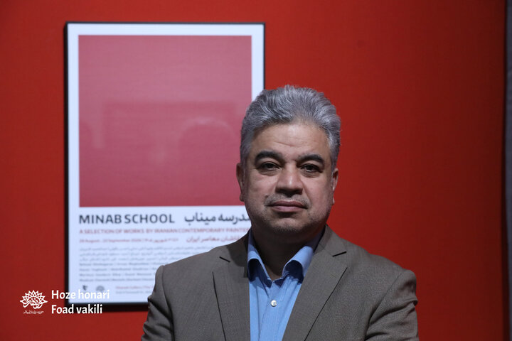 بازدید مدیر عامل موزه‌های بنیاد مستضعفان از نمایشگاه «مدرسه میناب»