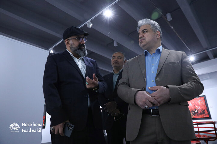 بازدید مدیر عامل موزه‌های بنیاد مستضعفان از نمایشگاه «مدرسه میناب»
