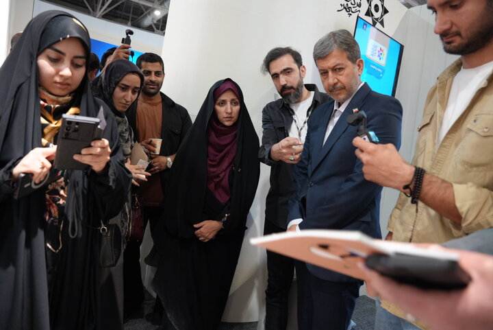 پاویون حوزه هنری در «مانوین»