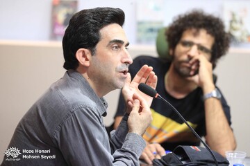  واژه‌سازی طنز قدما و شگردهای تمثیل در شعر امروز
