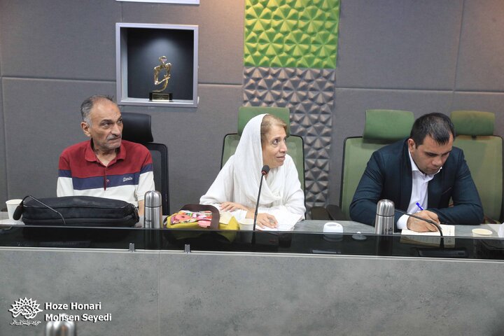 طنزآمیز