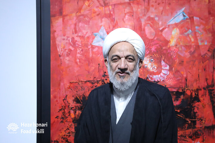 حجت‌الاسلام مرتضی آقا تهرانی و امیرحسین ثابتی در نمایشگاه «مدرسه میناب»
