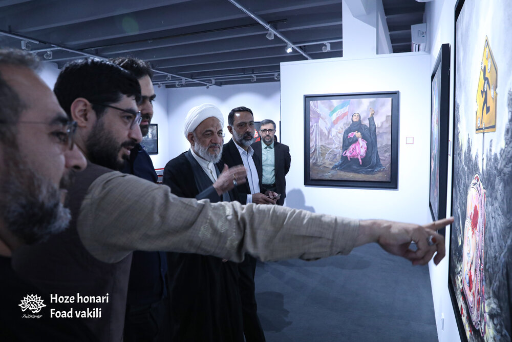 📸 حجت‌الاسلام مرتضی آقاتهرانی و امیرحسین ثابتی در نمایشگاه «مدرسه میناب»