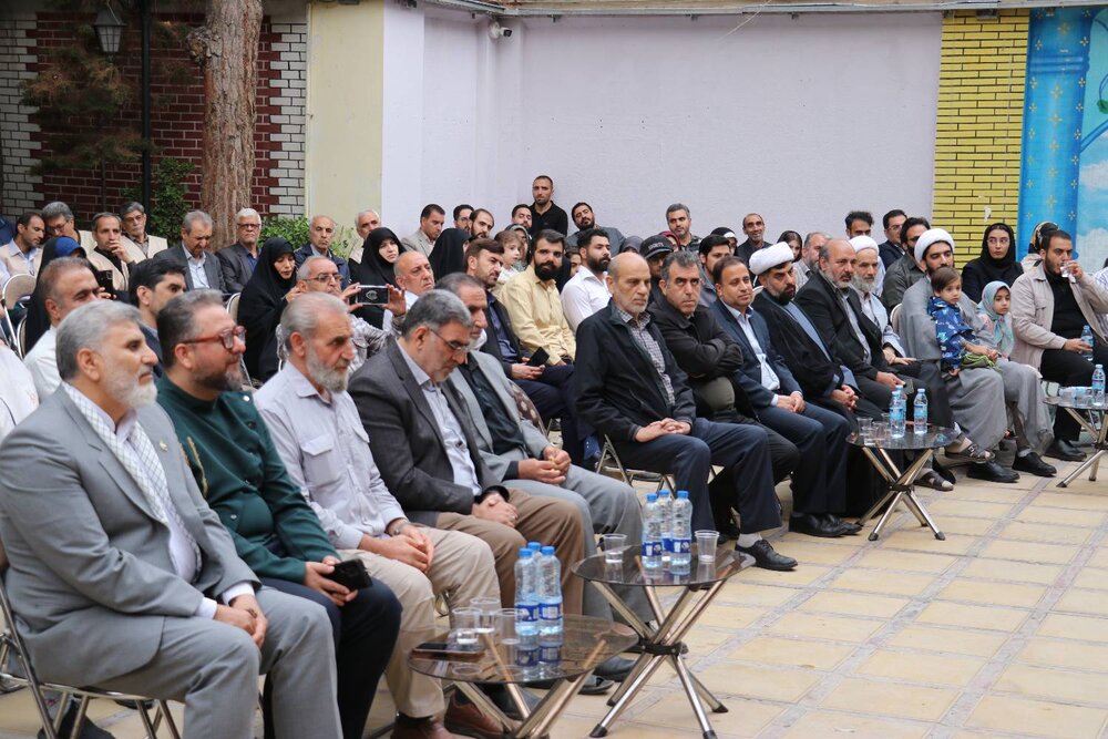 خاطرات سفر تاریخی رهبر شهید انقلاب به کرمانشاه در قالب کتاب و مستند ثبت میشود