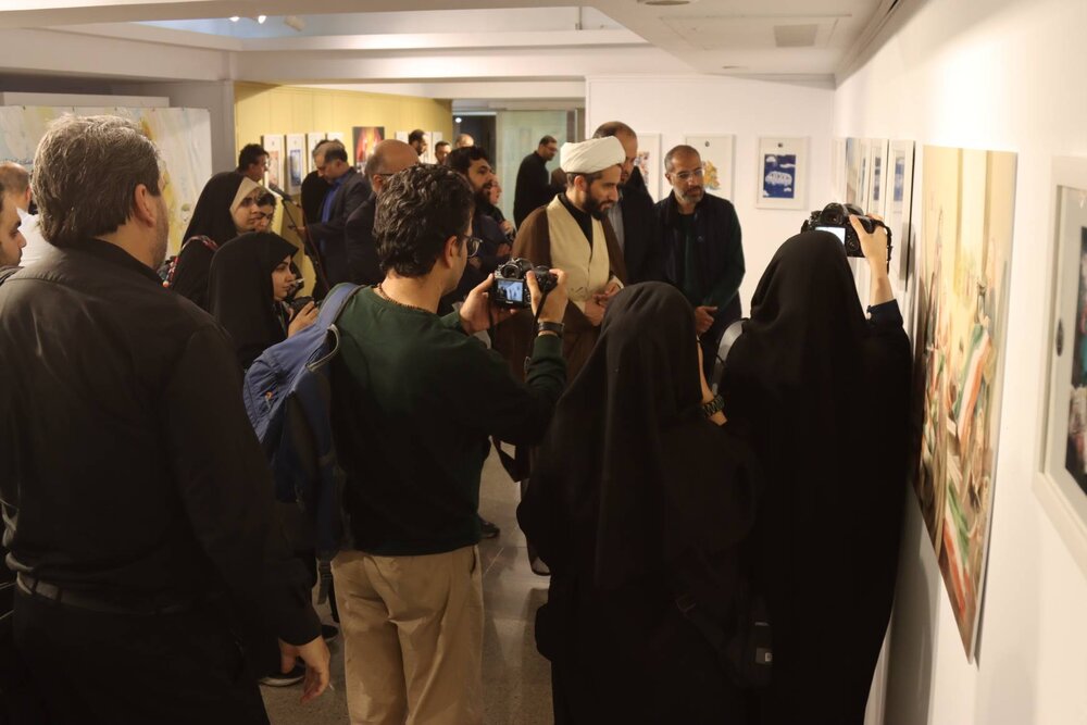 نمایشگاه تصویرسازی «با هم برای ایران» در حوزه هنری افتتاح شد