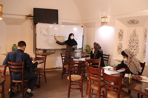 برگزاری کارگاه آموزش کوفی‌ تزیینی در یزد