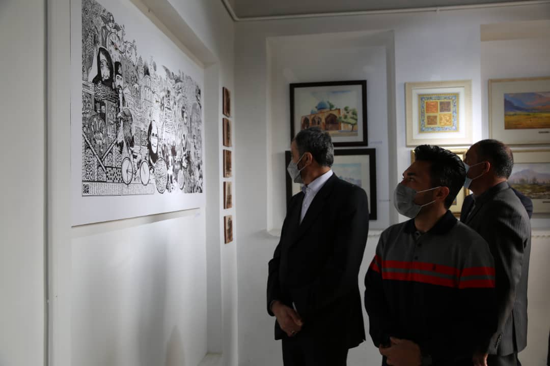نمایشگاه و فروش‌ آثار «قاب مهربانی» در شهرکرد گشایش یافت