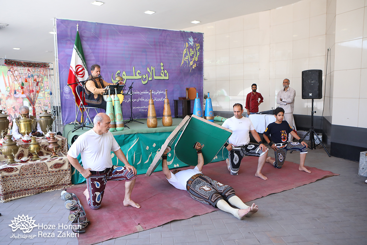 گزارش تصویری| ششمین روز اجرای نقالی و پرده خوانی غدير در ایوان انتظار میدان ولی عصر(عج)