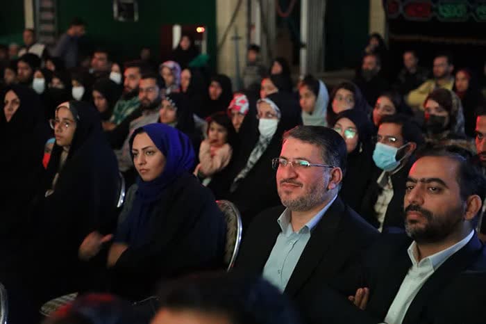استاندار یزد به تماشای «بهشت در آتش» نشست