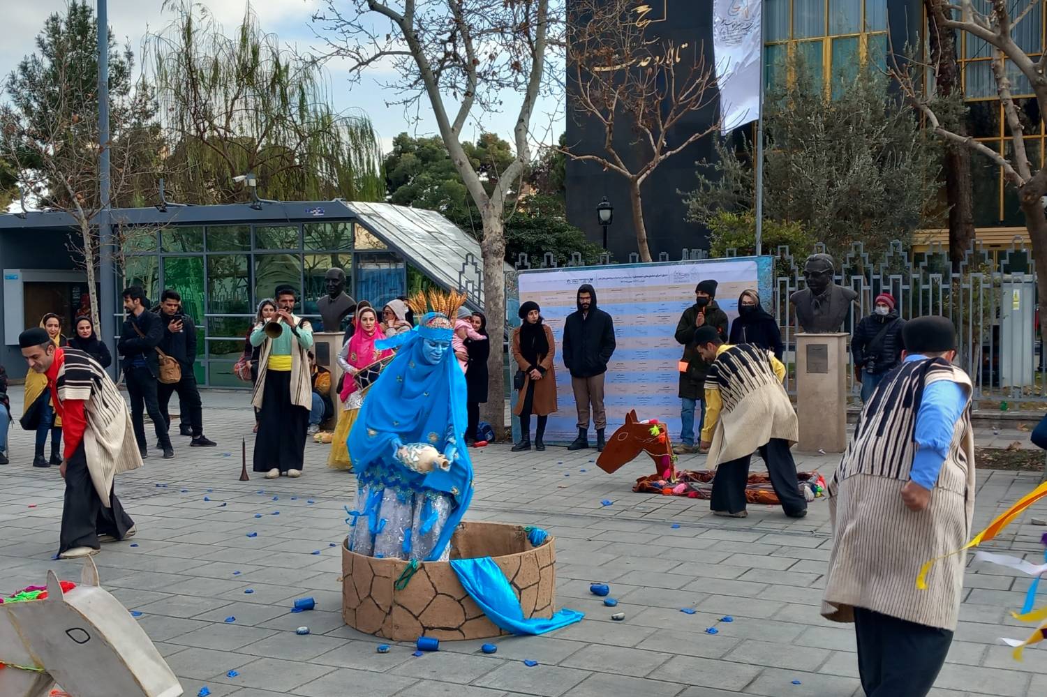 گزارش تصویریI جشنواره تئاتر فجر از نگاه عکاسان نوجوان حوزه هنری